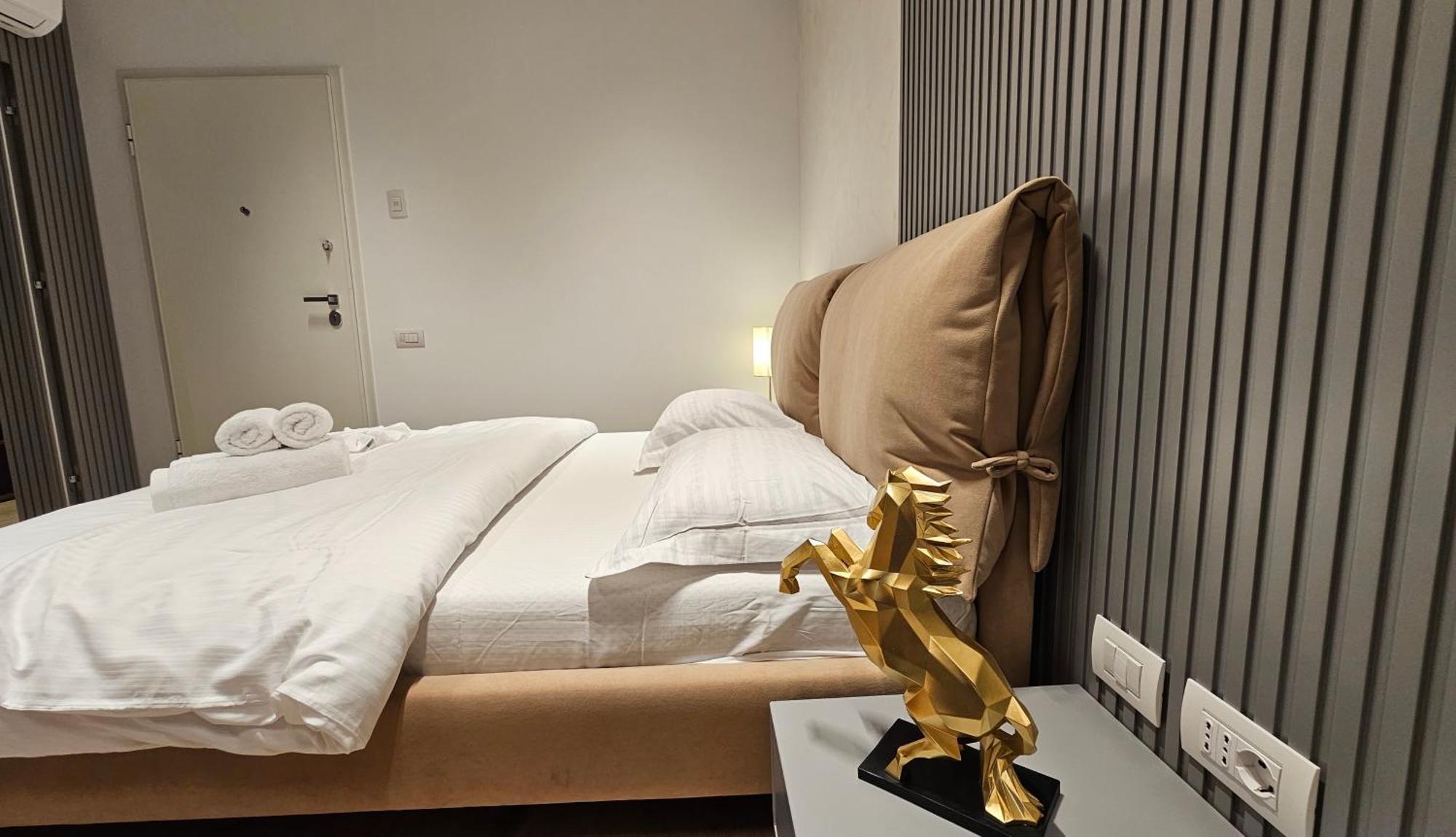 Center Apartment Easy_Luxury Tirana Esterno foto