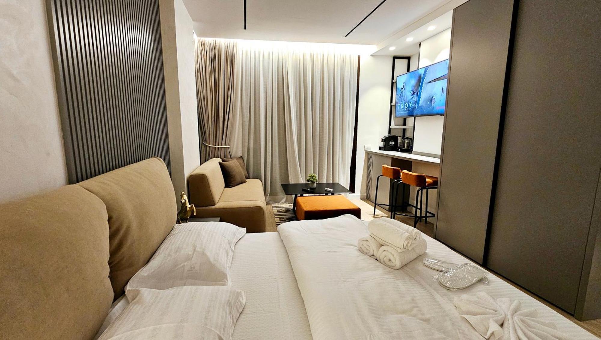 Center Apartment Easy_Luxury Tirana Esterno foto