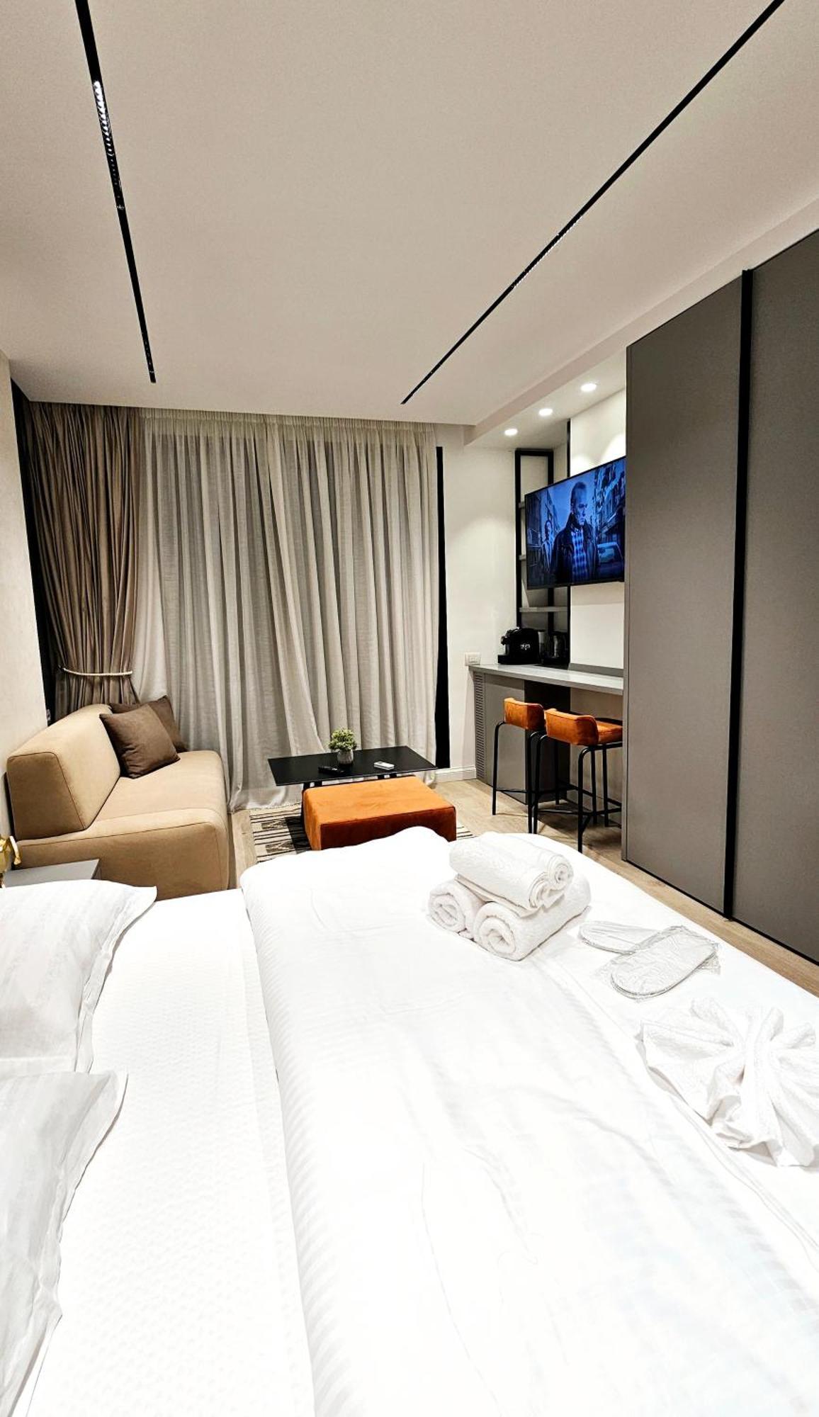 Center Apartment Easy_Luxury Tirana Esterno foto